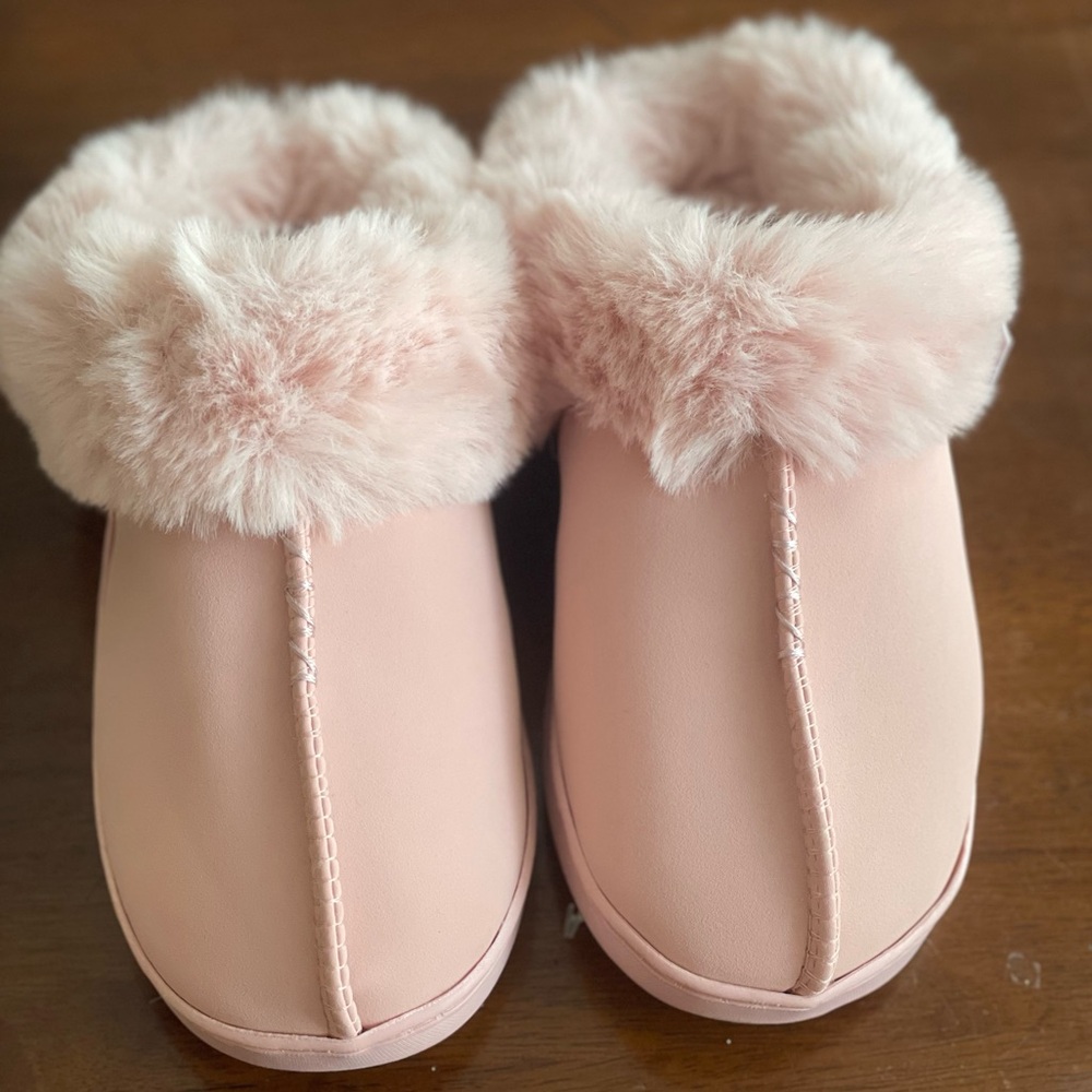 Lauren Conrad blush pink fluffy clog slippers size 6/7